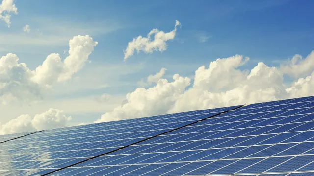 Zonnepanelen en verduurzaming financieren als mkb: de opties in 2026